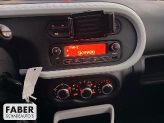 Renault Twingo 1.0 SCe Collection picture 16