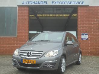 krockskadad bil auto Mercedes B-klasse B 170 Business Class, Navi, Cruise, Airco, PDC, Trekhaak 2009/6
