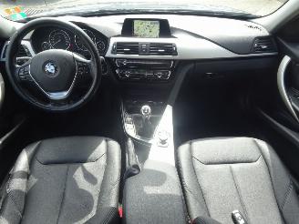 BMW 3-serie 318d Advantage Luxury 136pk, Navi, Leer, Climate & Cruise control, pdc picture 9