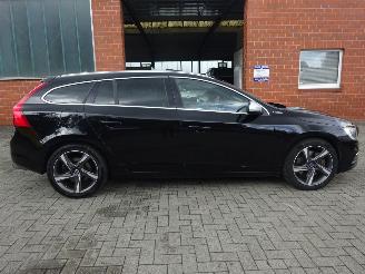 Volvo V-60 2.4 D6 Twin Engine R-Design, Climatecontrol, Parkeersensoren picture 5
