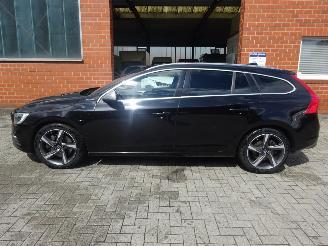 Volvo V-60 2.4 D6 Twin Engine R-Design, Climatecontrol, Parkeersensoren picture 2