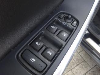 Volvo V-60 2.4 D6 Twin Engine R-Design, Climatecontrol, Parkeersensoren picture 11