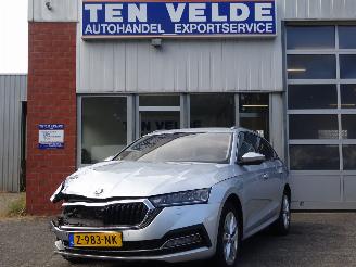Vaurioauto  passenger cars Skoda Octavia Combi 1.0 e-TSI Business Edition Plus 2024/6