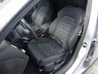 Audi A4 Avant 2.0 TDI quattro Pro Line S, Navi, Climate & Cruise picture 10