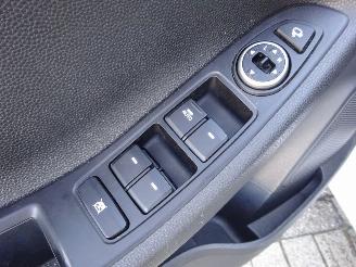 Hyundai I-20 120pk, Panorama, Navi, DAB+, Lane asist, Stuur en stoelverw. picture 13