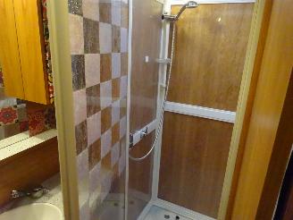 Polar  590 wintercaravan, Zonnepanelen, Ringverw. op warm water, Douche, Mover picture 22