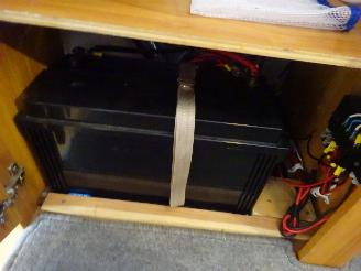 Polar  590 wintercaravan, Zonnepanelen, Ringverw. op warm water, Douche, Mover picture 29