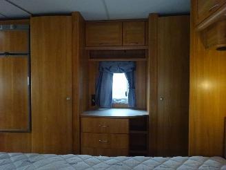 Polar  590 wintercaravan, Zonnepanelen, Ringverw. op warm water, Douche, Mover picture 25