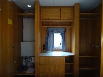 Polar  590 wintercaravan, Zonnepanelen, Ringverw. op warm water, Douche, Mover picture 26