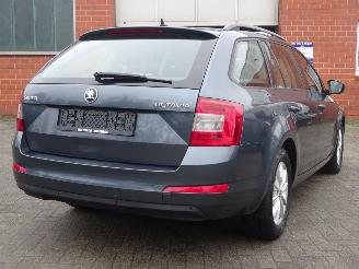Skoda Octavia 1.6 TDI 105pk Greentech Ambition, Climare & Cruise, Navi picture 4