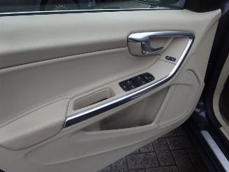 Volvo V-60 D6 AWD Plugin-Hybrid Summum, Leder, Schuifdak, Navi, Lane assist picture 13