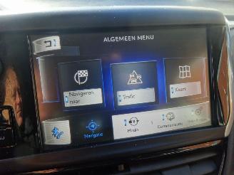 Peugeot 208 1.2i Intuitive, Leer, Navi-MMS, Cruise & Climate picture 20