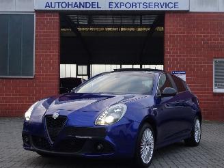 damaged passenger cars Alfa Romeo Giulietta Super 1.4i Turbo , Panorama, Navi, Climate & Cruise 2019/3