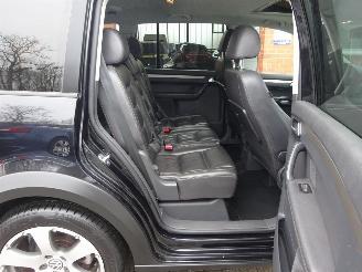 Volkswagen Touran 7 Persoons Cross Highline 125kw DSG, Leer, Navi, Cruise & Climate, schuifdak picture 8