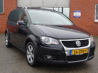 Volkswagen Touran 7 Persoons Cross Highline 125kw DSG, Leer, Navi, Cruise & Climate, schuifdak picture 3