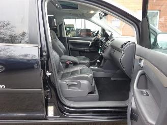 Volkswagen Touran 7 Persoons Cross Highline 125kw DSG, Leer, Navi, Cruise & Climate, schuifdak picture 7