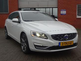 Volvo V-60 D6 AWD Plug in Hybrid 158kw, Leer, Navi, Climate& Cruise picture 3