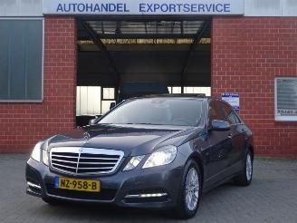 Schadeauto Mercedes E-klasse E 220 CDI Avantgarde Autom., Climate & Cruise, Navi, Xenon 2010/10