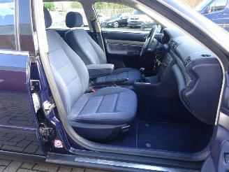 Audi A4 Avant 1.6 Advance 74kw, Navi, Climate & Cruise control, ZEER MOOI !! picture 7