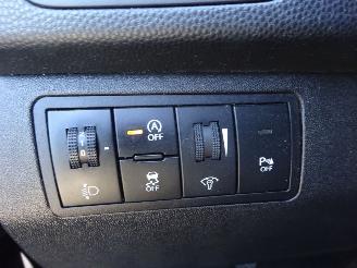 Hyundai Ix20 1.6i Lounge Pack 125pk, Climate & Cruise, Trekhaak picture 14