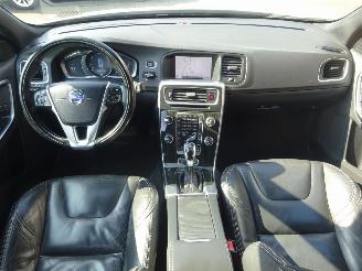 Volvo V-60 2.4 D6 AWD Plug-In Hybrid Summum, Leer, Navi, Climate & cruise picture 13