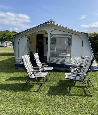 Hobby  440 Classic, Toilet, kachel, koelkast, voortent picture 6