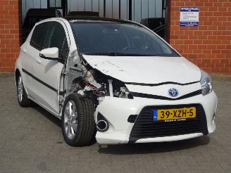 Toyota Yaris 1.5 Full Hybrid Dynamic, Panorama, Leer, Navi, Climare & Cruise picture 3