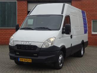 Iveco Daily 40-C15 3.0 107kw, Airco, Cruise, Trekhaak 3500 kg picture 2