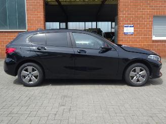 BMW 1-serie 118i Advantage 136pk Automaat, Airco, Navi-MMS, Cruise, Lane assist picture 19