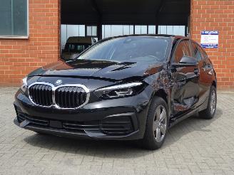 BMW 1-serie 118i Advantage 136pk Automaat, Airco, Navi-MMS, Cruise, Lane assist picture 2
