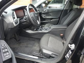 BMW 1-serie 118i Advantage 136pk Automaat, Airco, Navi-MMS, Cruise, Lane assist picture 11