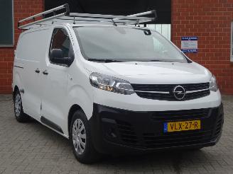 Opel Vivaro 1.5 CDTI L2H1 Selection 102 pk Euro6, Airco, Cruise, Inrichting picture 3