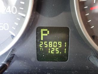 Volvo V-50 Momentum 2.4i Automaat 125kw, Leer, Navi, Cruise, APK picture 17