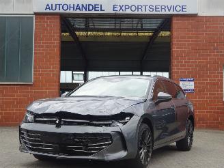 Unfallwagen Volkswagen Passat Variant Elegance 1.5 E-Hybrid 200kw, Leer, DiGi, Harman Kardon 2024/8