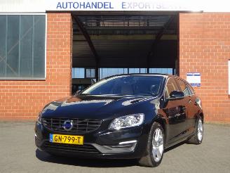 Avarii autoturisme Volvo V-60 Momentum AWD Twin Engine, Leer 162kw Plug-in Hybride 2015/7