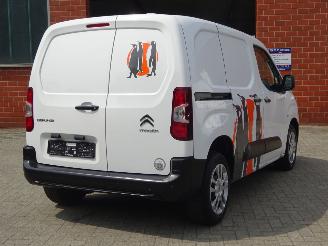 Citroën Berlingo \"Club\" 1.2i 81kw/110pk Euro6, Airco, Cruise, Schuifdeur, 3 zitplaatsen picture 4