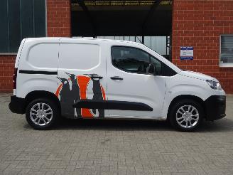 Citroën Berlingo \"Club\" 1.2i 81kw/110pk Euro6, Airco, Cruise, Schuifdeur, 3 zitplaatsen picture 6