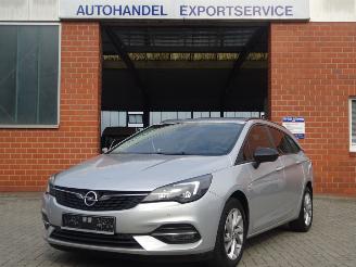 Auto incidentate Opel Astra Sports Tourer Edition 110pk Euro6, Navi, Climate & Cruise 2021/10