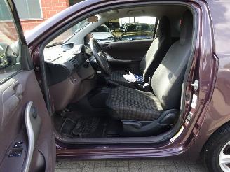 Toyota iQ IQ+ Comfort 1.0i Automaat, Airco, Stuurbekr, APK picture 14