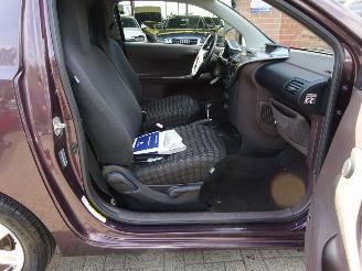Toyota iQ IQ+ Comfort 1.0i Automaat, Airco, Stuurbekr, APK picture 8