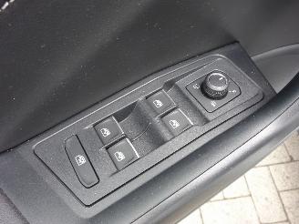 Volkswagen T-Roc Style 110kw/150pk DSG Automaat, Half leer, DAB+, Navi picture 25