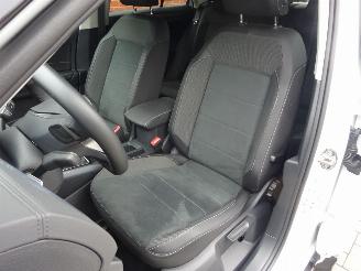 Volkswagen T-Roc Style 110kw/150pk DSG Automaat, Half leer, DAB+, Navi picture 21