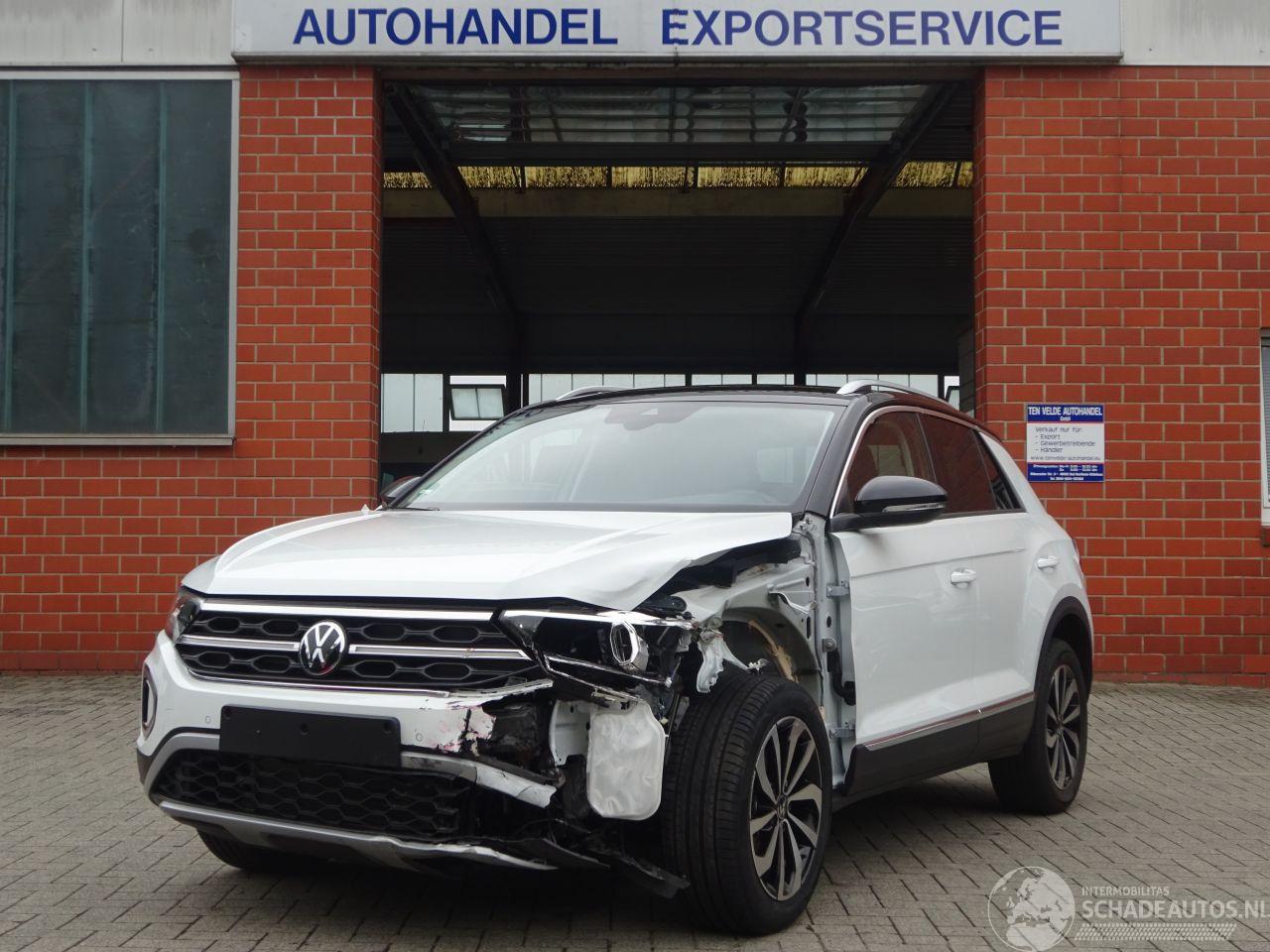 Volkswagen T-Roc Style 110kw/150pk DSG Automaat, Half leer, DAB+, Navi