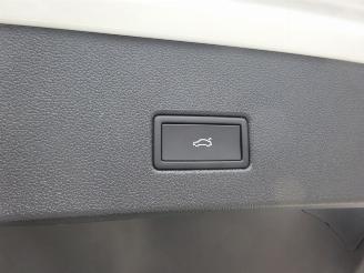 Volkswagen T-Roc Style 110kw/150pk DSG Automaat, Half leer, DAB+, Navi picture 18