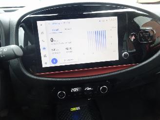 Toyota Aygo JBL 53 kw Euro6, Navi, DAB+, Camera, Half leer,Cruise & Climate picture 19