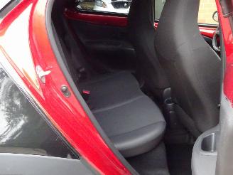 Toyota Aygo JBL 53 kw Euro6, Navi, DAB+, Camera, Half leer,Cruise & Climate picture 15