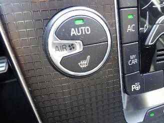 Volvo V-40 T3 Polar+ Sport R-Design, Panorama, Navi, Climate & Cruise, Leer picture 27