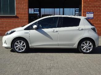Toyota Yaris Hybrid, Panorama, Leer, Navi, Cruise & Climate control picture 7