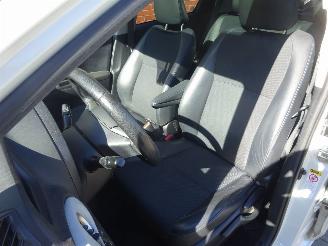 Toyota Yaris Hybrid, Panorama, Leer, Navi, Cruise & Climate control picture 11