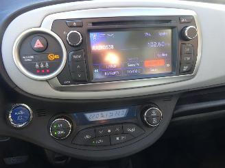 Toyota Yaris Hybrid, Panorama, Leer, Navi, Cruise & Climate control picture 15